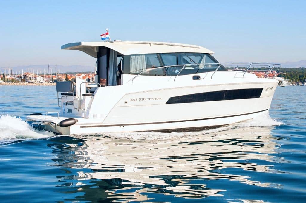 Balt 918 Titanium - Wanderer charter from Zadar
