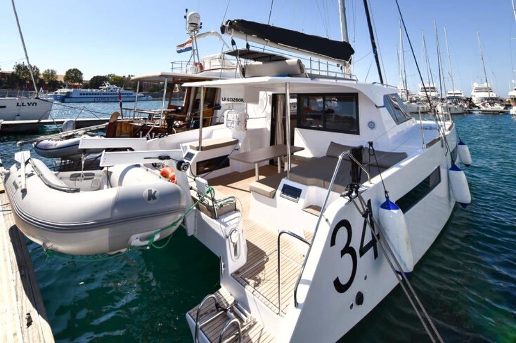 Aventura 34 Yacht Charter from Zadar